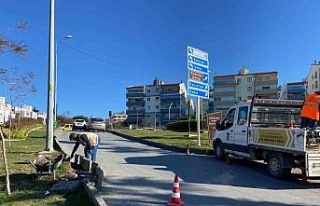 Kuşadası Belediyesi bozulan yolları onarıyor