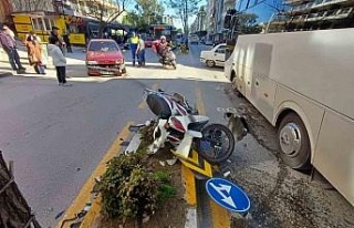 Otomobile Çarparak Savruldu