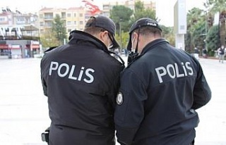 Başkasına ait kredi kartını kullanınca polis...