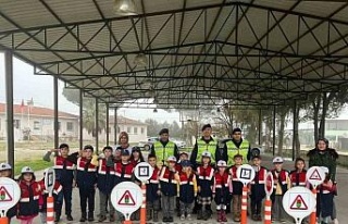 Çine’de öğrencilere trafik eğitimi