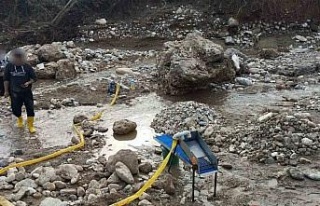 Dere yatağında izinsiz altın arayan 6 şüpheli...