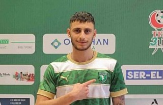 Efeler, ara transferde hız kesmiyor