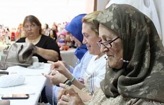 Efeler’de 1 yılda 352 kişi okuma yazma öğrendi