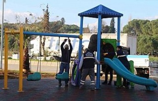 Efeler’de parklar yenileniyor