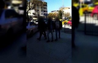 Kuşadası polisi aranan 5 kişiyi yakalayarak cezaevine...