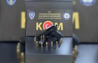 Kuşadası’nda silahlı şüpheli yakalandı