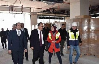 Vali Canbolat, Aydın Şehir Hastanesi’nde incelemelerde...