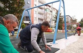 Efeler Belediyesi ekipleri parklarda bakım ve yenileme...