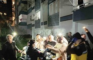 Meyve almak için çıktığı balkondan düştü