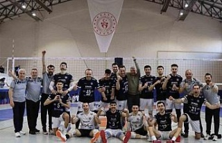 Nazilli Belediyespor Voleybol Takımı ilk galibiyetini...