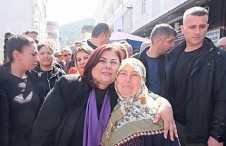 Başkan Çerçioğlu Koçarlı pazarımda vatandaşlarla...