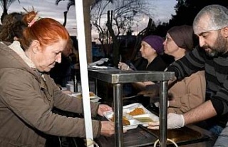 Kuşadası Belediyesi İftar Günlerinin İlki İkiçeşmelik...
