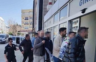 Kuşadası’nda suçüstü yakalanan 6 organizatör...