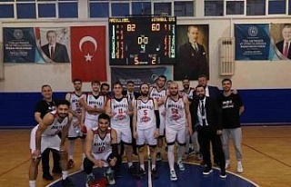 Nazilli Belediyespor Erkek Basketbol Takımı önde...