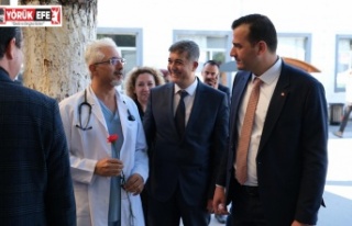 Pehlivan’dan Sağlık Personellerine Anlamlı Ziyaret