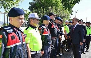 Aydın Valisi Canbolat, emniyet ve jandarma personeliyle...