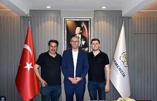 Başkan Zencirci, ziyaretçilerini kabul etmeye devam...