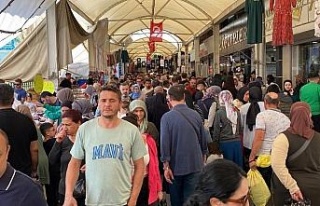 Çarşı ve sokaklarda bayram yoğunluğu
