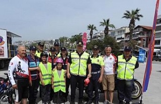 Jandarma ekipleri vatandaşları bilgilendirmeye devam...