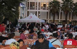 Kızılay Aydın’da iftar yemeği verdi