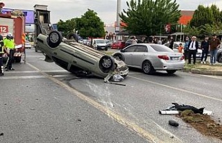 Takla atan araçtan fırlayan sürücü hayatını...
