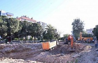 Vali Canbolat, yapımı devam eden huzurevinde incelemelerde...