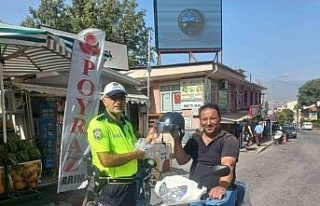Bozdoğan’da motorculara kask dağıtıldı