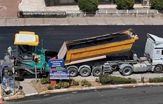 Büyükşehir Nazilli’de yolları yeniliyor