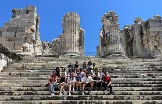 Gençler, tarih dolu bir gün geçirdi