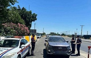 Jandarmadan hız ve emniyet kemeri denetimi
