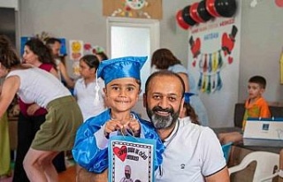 Mezuniyetlerini ve Babalar Günü’nü bir arada...