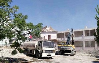 Söke’de bir eğitim kurumuna daha kepçe vuruldu