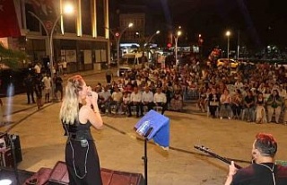 Koçarlı’da vatandaşlar yaz konserinde eğlendi