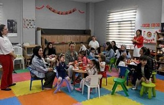 Anne Baba Çocuk Merkezi’nde minikler, ilk mezuniyet...