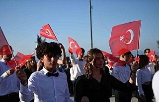 Kuşadası’nda Cumhuriyet’in kuruluşunun 101’inci...