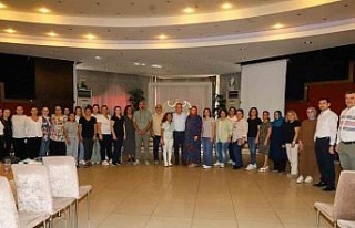 Nazilli’de kadın girişimcilere ürün fotoğrafçılığı...