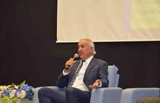 Üniversiteli gençler, Tikbaş’ın simit satıcılığından...