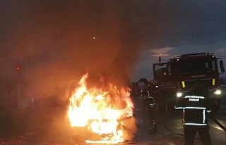 Aydın’da minibüs alevlere teslim oldu