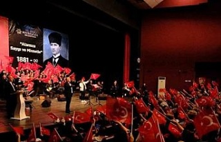 Aydınlılar Atatürk’ün sevdiği türküleri hep...