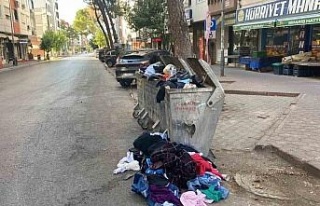 Belediye temizliyor, duyarsızlar kirletiyor