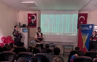 Jandarmadan 198 öğrenciye ‘siber’ eğitim