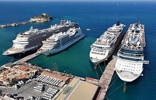 Kruvaziyerin duayenlerinden Başkan Ömer Günel’e...