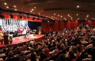 Nazillili sanatseverler Cumhuriyet konseri ile coştu