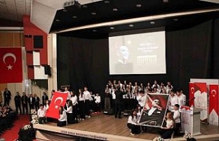 Öğrencilerin ‘Atatürk Oratoryosu’ ayakta alkışlandı