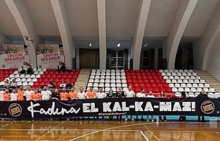 Voleybol maçında Jandarmadan Kadına Şiddet farkındalığı