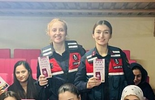 Kız yurdunda kalan öğrencilere Jandarmadan bilgilendirme