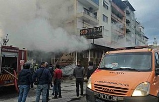 Veteriner kliniği alevlere teslim oldu