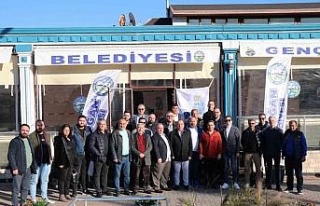 Başkan Özel, su bayileri ile buluştu