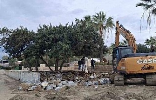 Didim’de kaçak yapıların yıkımına başlandı