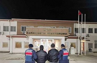 Kuşadası’nda düzensiz göçmenlerle yakalanan...